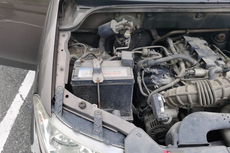 Used Wuling Hongguang 2015 1.5L S Basic Version China V Standard Engine Bay Right