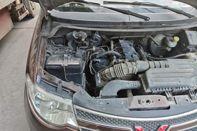 Used Wuling Hongguang 2015 1.5L S1 Standard China V-Emission Standards Engine Bay Right