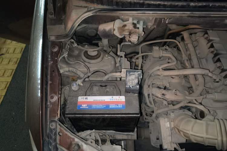 Used Wuling Hongguang 2015 1.5L S Basic Version China V Standard Engine Bay Right