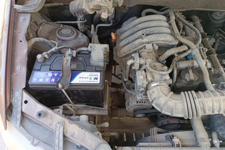 Used Wuling Hongguang 2015 1.2L S Base Model China IV Engine Bay Right