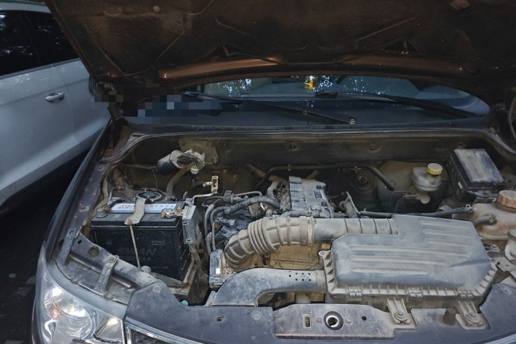 Used Wuling Hongguang 2015 1.5L S Basic Version China V Standard Engine Bay Right