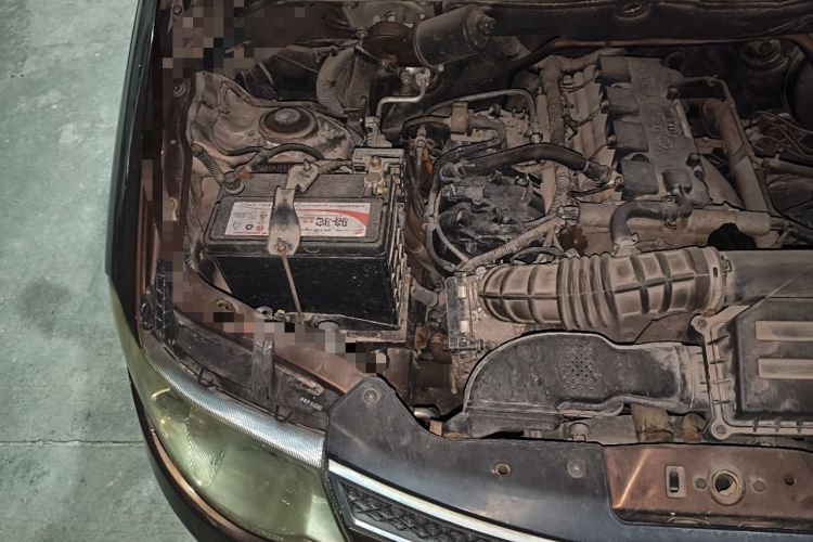 Used Wuling Hongguang 2015 1.5L S Basic Version China V Standard Engine Bay Right
