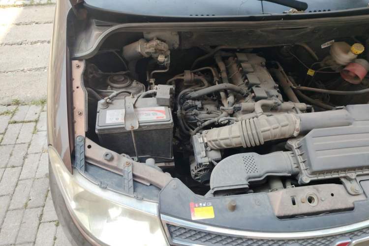 Used Wuling Hongguang 2015 1.5L S Basic Version China V Standard Engine Bay Right
