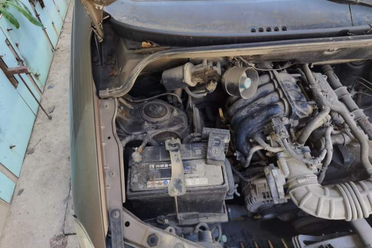 Used Wuling Hongguang 2015 1.2L S Base Model China V Standard Engine Bay Right