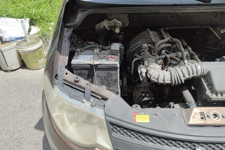 Used Wuling Hongguang 2015 1.2L S Base Model China V Standard Engine Bay Right