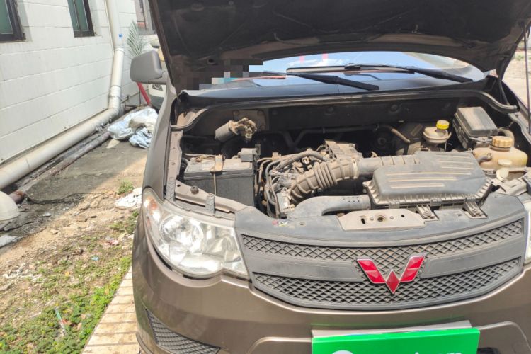 Used Wuling Hongguang 2015 1.5L S Basic Version China V Standard Engine Bay Right