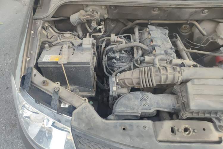 Used Wuling Hongguang 2015 1.5L S Basic Version China V Standard Engine Bay Right