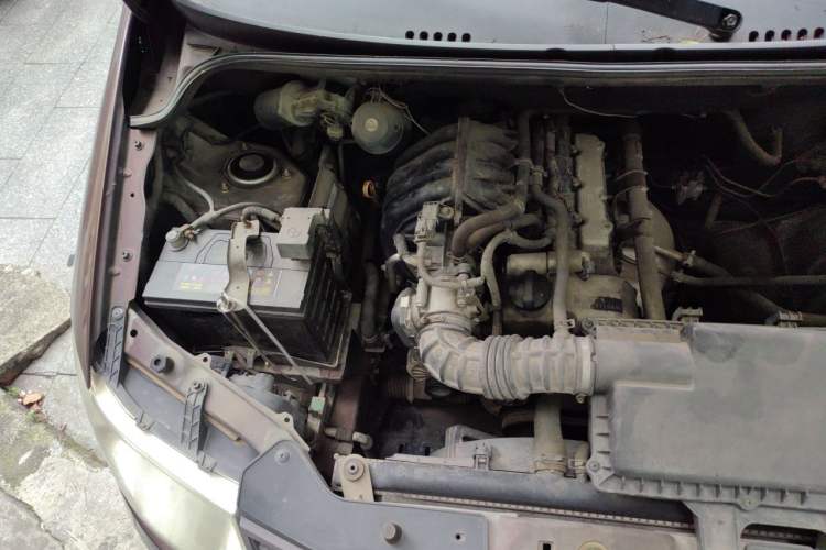 Used Wuling Hongguang 2015 1.2L S Base Model China IV Engine Bay Right