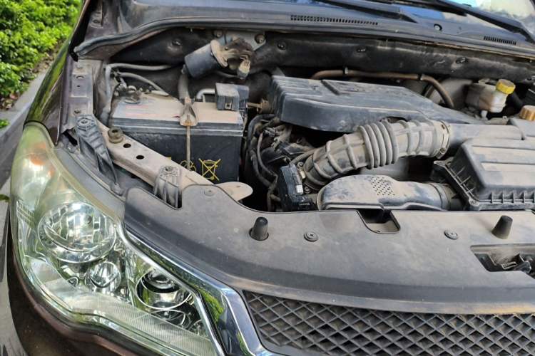 Used Wuling Hongguang 2015 1.5L S1 Luxury National Emission Standard V Engine Bay Right