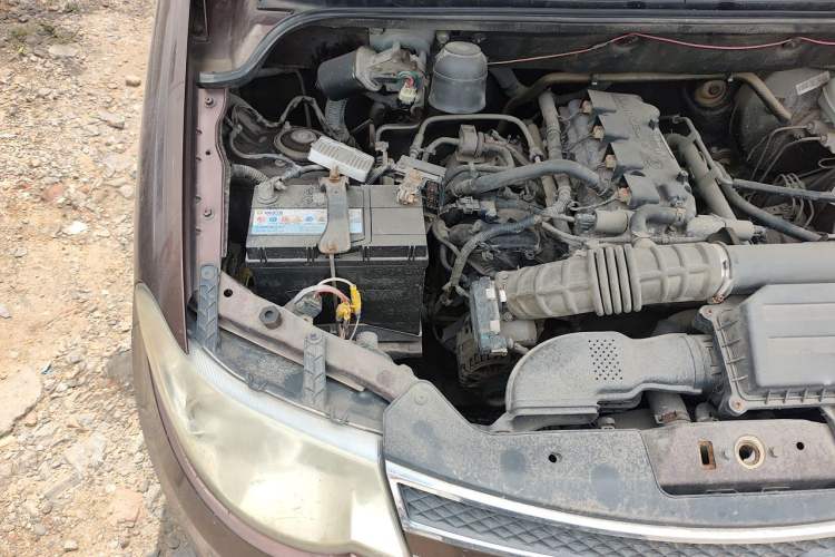 Used Wuling Hongguang 2015 1.5L S Basic Version China V Standard Engine Bay Right