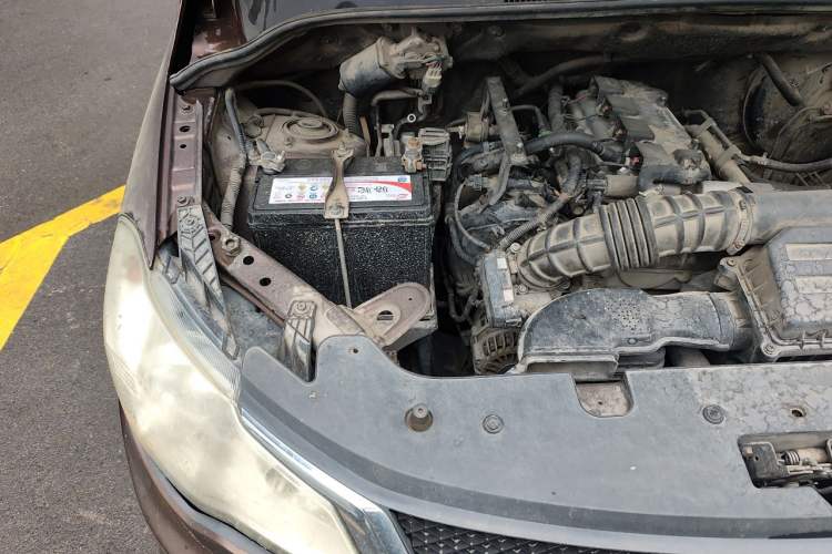 Used Wuling Hongguang 2015 1.5L S1 Luxury National Emission Standard V Engine Bay Right