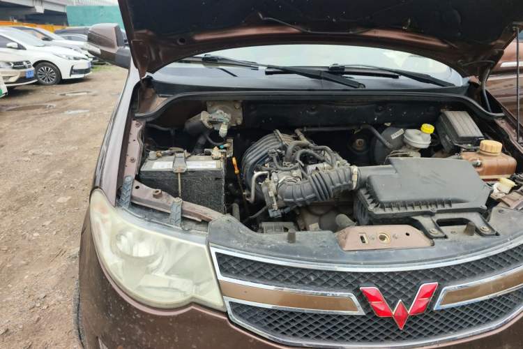 Used Wuling Hongguang 2015 1.2L S Base Model China V Standard Engine Bay Right