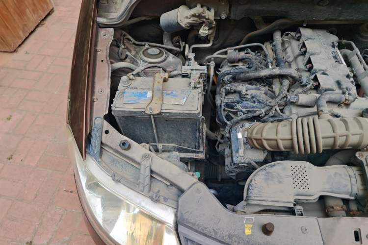 Used Wuling Hongguang 2015 1.5L S Basic Version China V Standard Engine Bay Right