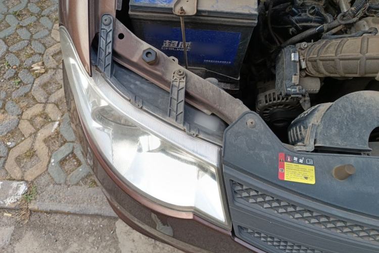 Used Wuling Hongguang 2015 1.5L S Basic Version China V Standard Engine Bay Right