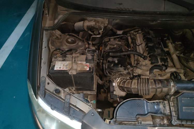 Used Wuling Hongguang 2015 1.5L S Basic Version China V Standard Engine Bay Right