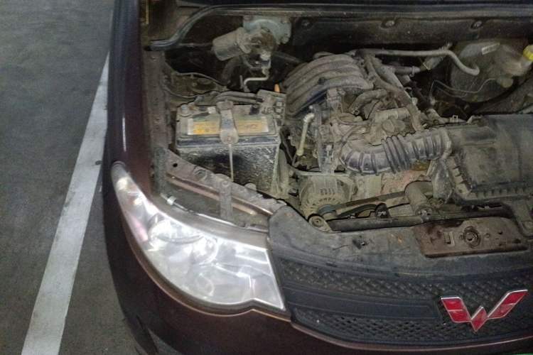 Used Wuling Hongguang 2015 1.2L S Base Model China V Standard Engine Bay Right