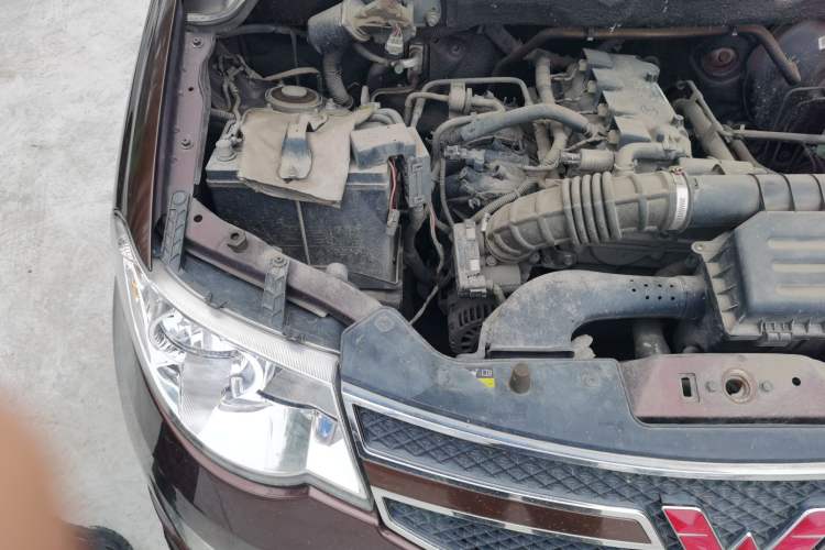 Used Wuling Hongguang 2015 1.5L S1 Standard China V-Emission Standards Engine Bay Right