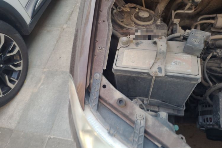 Used Wuling Hongguang 2015 1.5L S Basic Version China V Standard Engine Bay Right