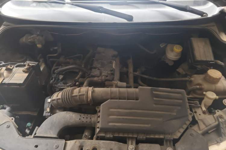 Used Wuling Hongguang 2015 1.5L S Basic Version China V Standard Engine Bay