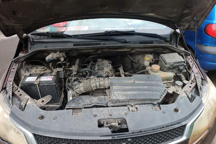Used Wuling Hongguang 2015 1.5L S1 Luxury National Emission Standard V Engine Bay