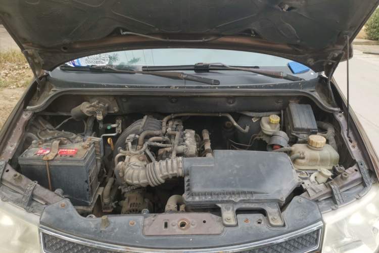 Used Wuling Hongguang 2015 1.2L S Base Model China V Standard Engine Bay