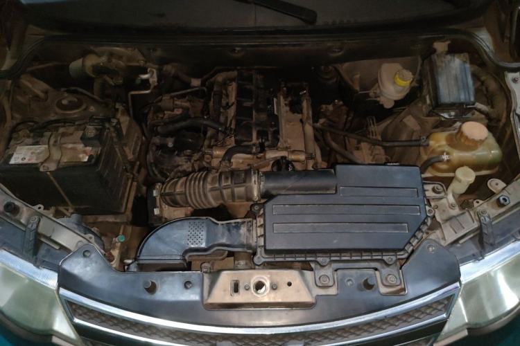 Used Wuling Hongguang 2015 1.5L S Basic Version China V Standard Engine Bay