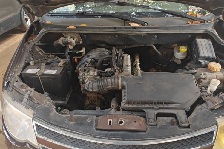 Used Wuling Hongguang 2015 1.2L S Base Model China V Standard Engine Bay