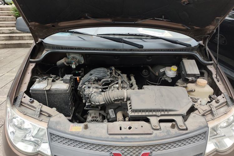 Used Wuling Hongguang 2015 1.2L S Base Model China V Standard Engine Bay