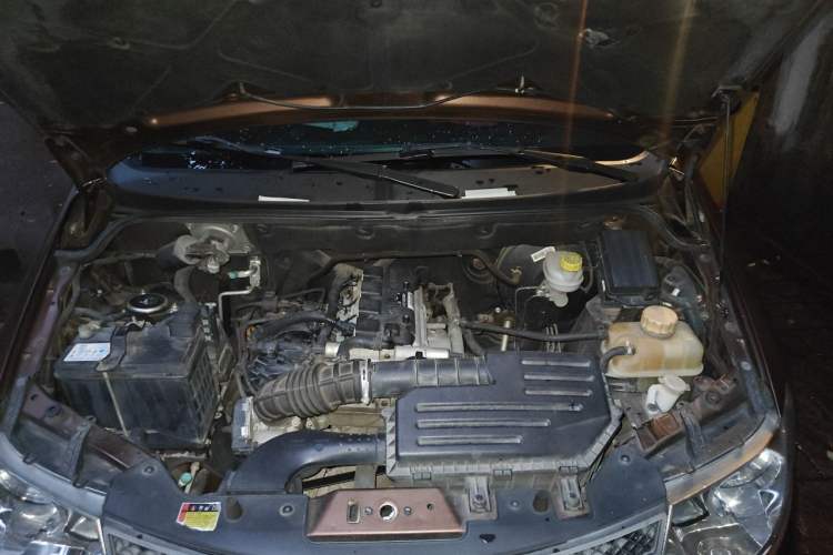 Used Wuling Hongguang 2015 1.5L S Basic Version China V Standard Engine Bay