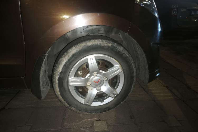 Used Wuling Hongguang 2015 1.2L S Base Model China V Standard Exterior 1