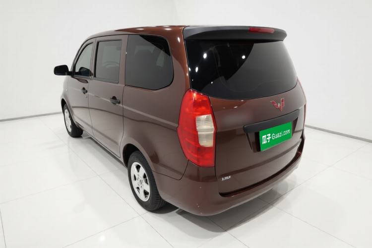 Used Wuling Hongguang 2015 1.5L S Basic Version China V Standard Exterior 2
