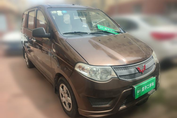 Used Wuling Hongguang 2015 1.5L S Basic Version China V Standard Front Right 45 Deg