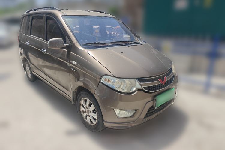 Used Wuling Hongguang 2015 1.5L S Basic Version China V Standard Front Right 45 Deg