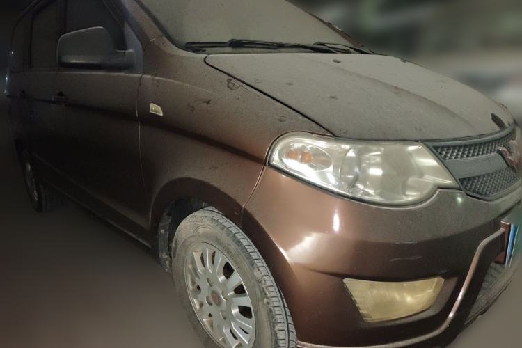 Used Wuling Hongguang 2015 1.5L S Basic Version China V Standard Front Right 45 Deg