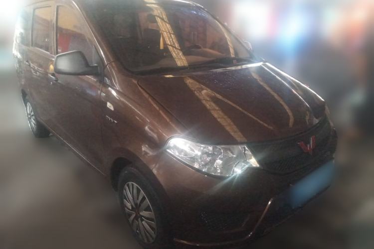 Used Wuling Hongguang 2015 1.5L S Basic Version China V Standard Front Right 45 Deg