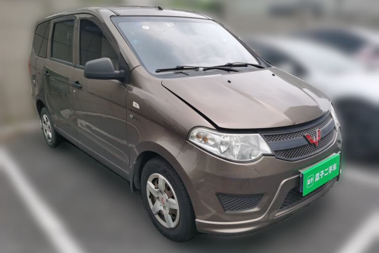 Used Wuling Hongguang 2015 1.5L S Basic Version China V Standard Front Right 45 Deg