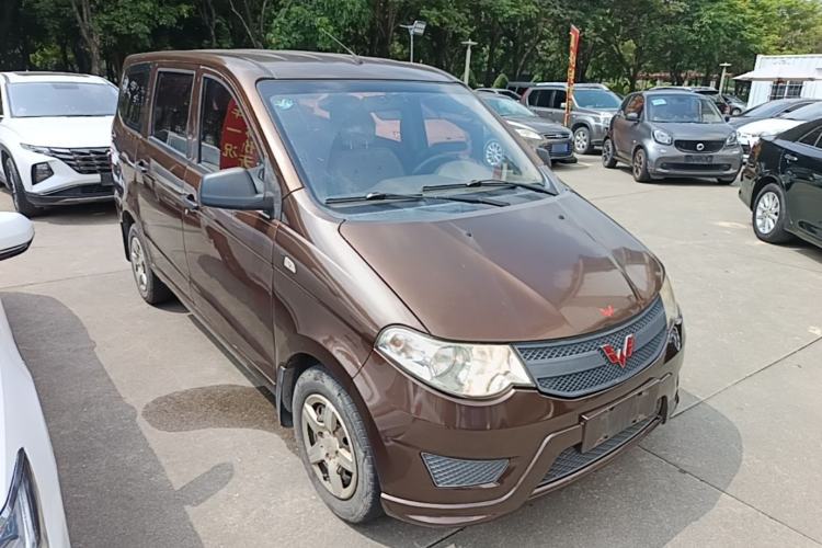 Used Wuling Hongguang 2015 1.5L S Basic Version China V Standard Front Right 45 Deg