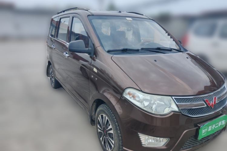 Used Wuling Hongguang 2015 1.5L S Basic Version China V Standard Front Right 45 Deg