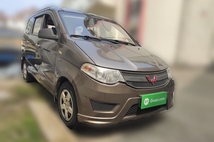 Used Wuling Hongguang 2015 1.5L S Basic Version China V Standard Front Right 45 Deg