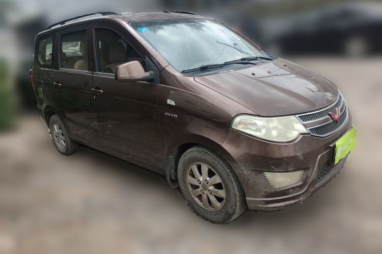 Used Wuling Hongguang 2015 1.5L S Basic Version China V Standard Front Right 45 Deg