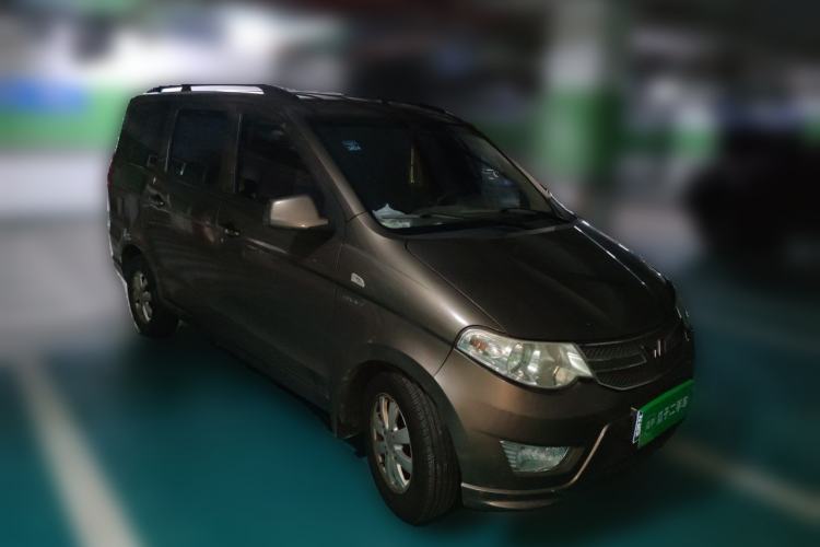 Used Wuling Hongguang 2015 1.5L S Basic Version China V Standard Front Right 45 Deg