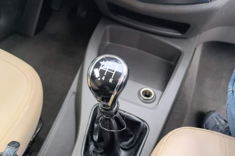 Used Wuling Hongguang 2015 1.5L S Base Model China IV Gear Lever