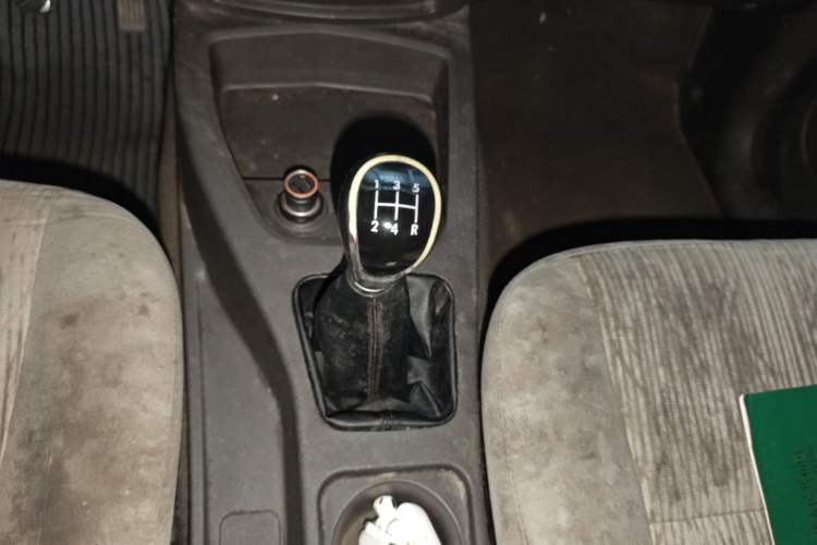 Used Wuling Hongguang 2015 1.2L S Base Model China V Standard Gear Lever