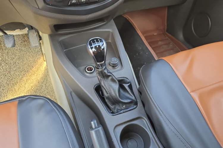Used Wuling Hongguang 2015 1.2L S Base Model China V Standard Gear Lever