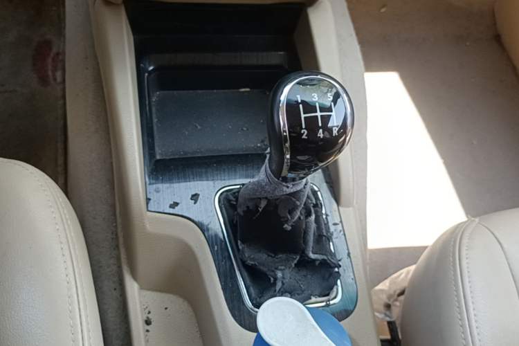 Used Wuling Hongguang 2015 1.5L S1 Comfort China V Standard Gear Lever