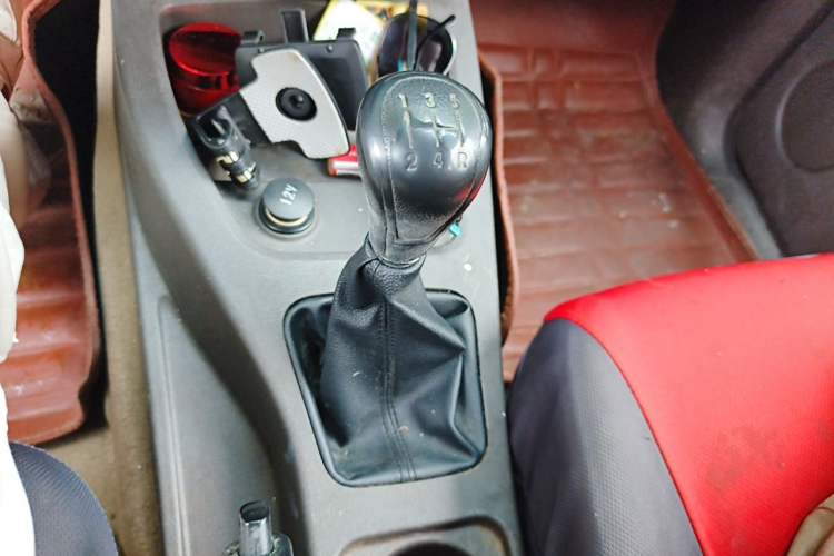Used Wuling Hongguang 2015 1.5L S Base Model China IV Gear Lever