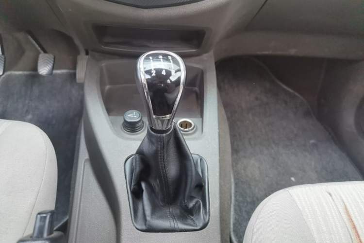 Used Wuling Hongguang 2015 1.5L S Basic Version China V Standard Gear Lever