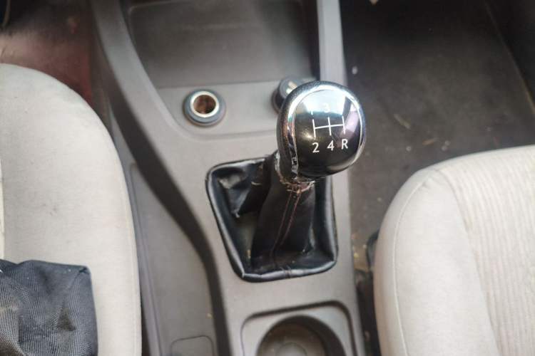 Used Wuling Hongguang 2015 1.2L S Base Model China V Standard Gear Lever