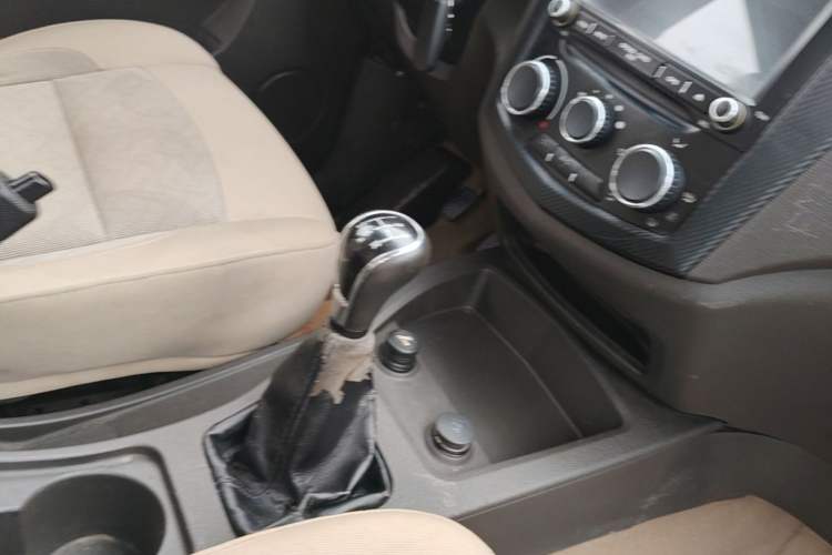 Used Wuling Hongguang 2015 1.5L S1 Standard China V-Emission Standards Gear Lever