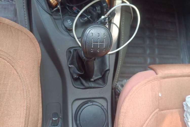 Used Wuling Hongguang 2015 1.5L S Basic Version China V Standard Gear Lever